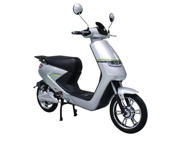 Tornádó TRD 700 elektromos robogó 1